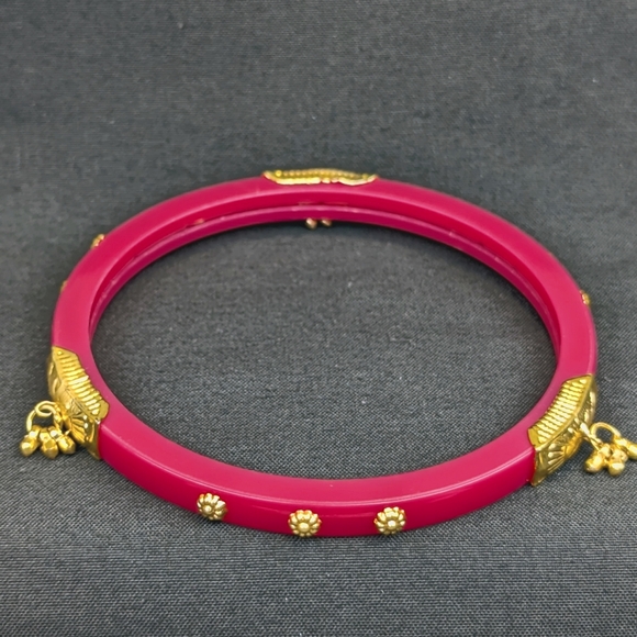 Pink & Gold Plastic Bangle Bracelet - Picture 1 of 4